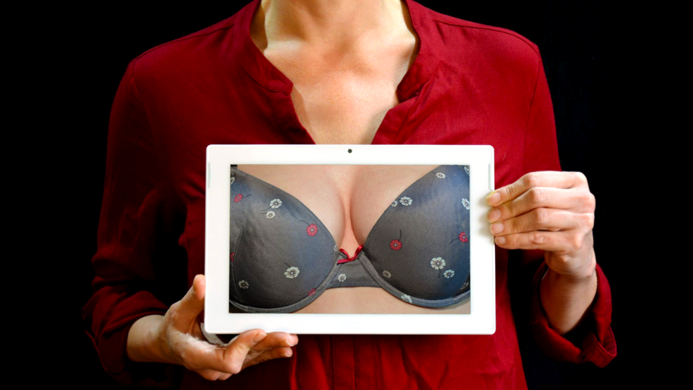 Fun Fact Friday: 64% van de jongeren vindt foto's van vrouwen met blote borsten op sociale media wel kunnen