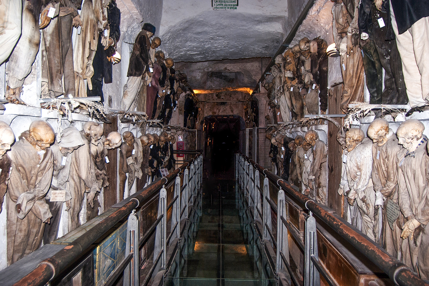 Catacombe dei Cappucini rij met lijken