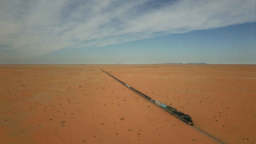 De ruigste treinrit ter wereld brengt je dwars door de Sahara