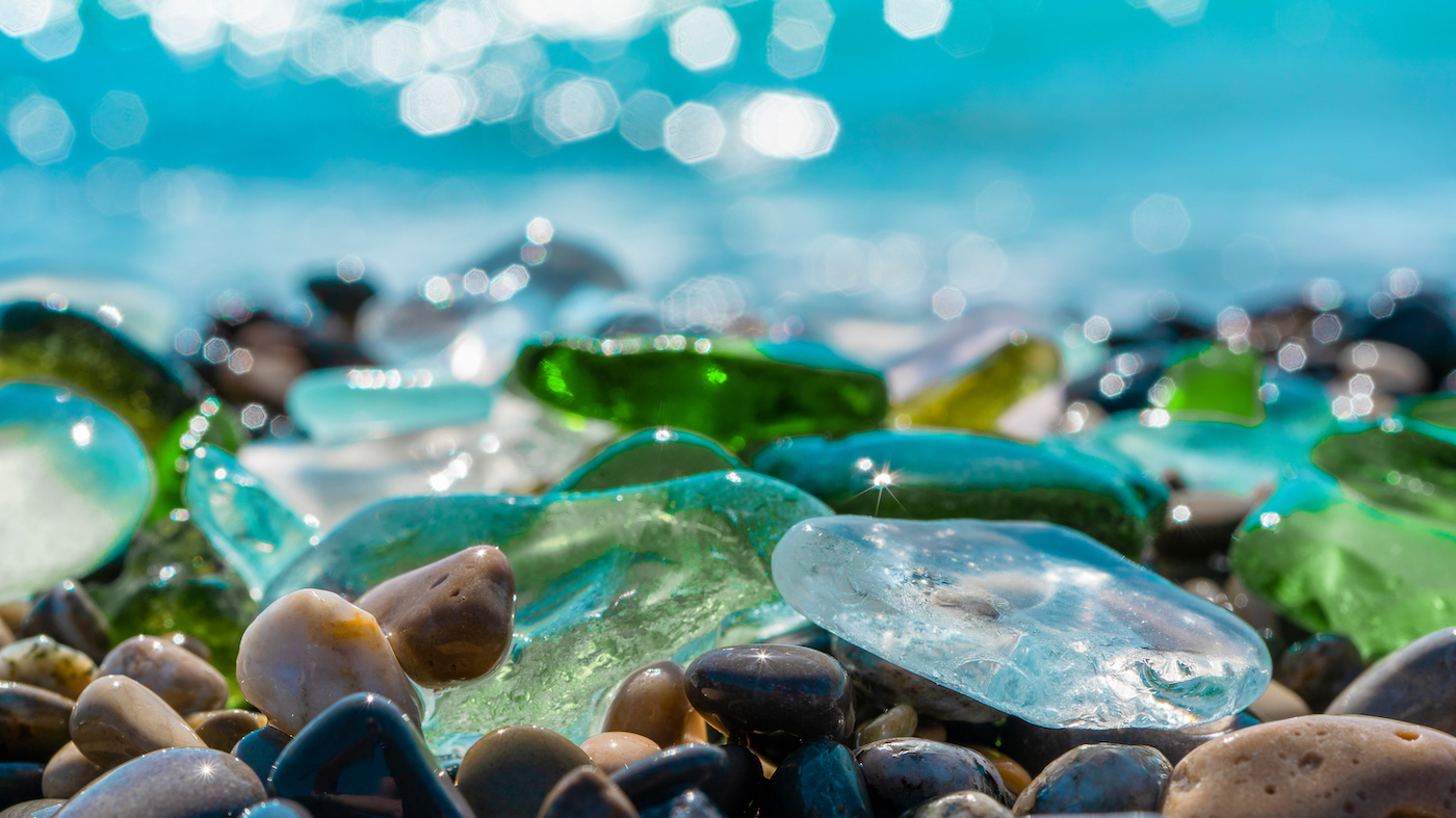 deed het Onvermijdelijk slachtoffer Glass Beach: van vuilnisbelt tot confetti kust - NPO3.nl