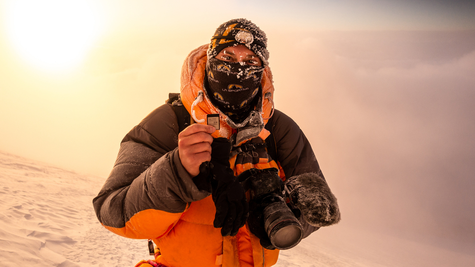 Leven achter de lens: cameraman Hylke beklimt voor een documentaire de hoogste berg van elk continent 