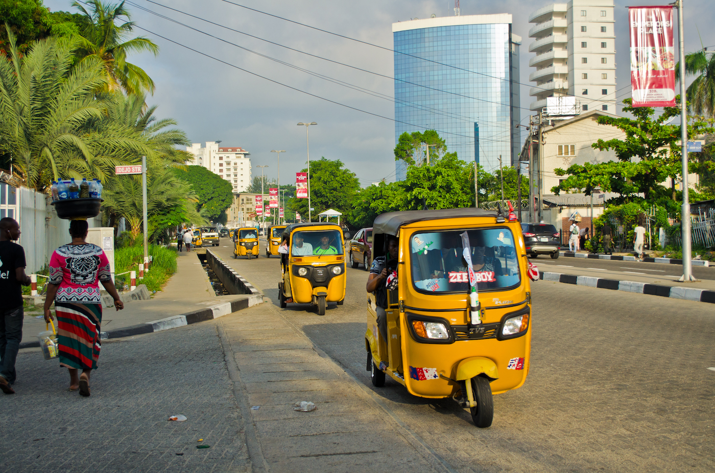 Gele tuktuks in Lagos, Nigeria
